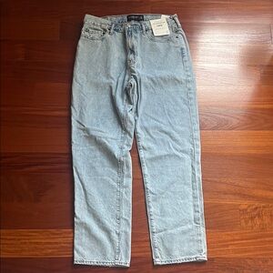 Abercrombie Men's Lightweight loose Jeans 32x32 NWT